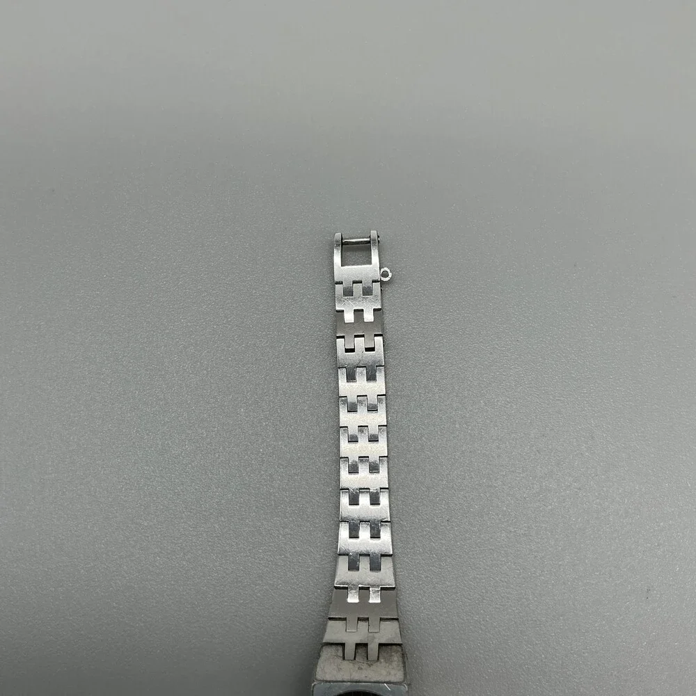 Vtg Seiko Womens Watch 12mm Black Dial Stainless 1520-3679 Broken Latch Manual